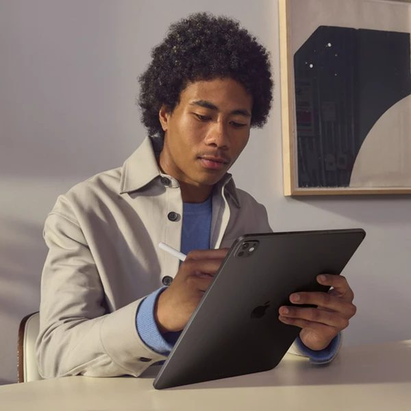 Apple iPad Pro 13" M5 (2025) 1TB Wi-Fi Silver - Obrázek 4