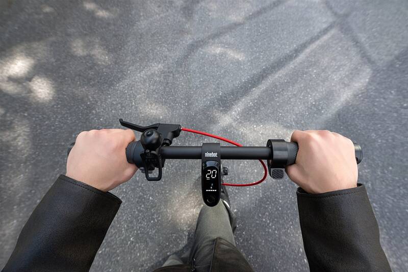 Segway eKickScooter F2 Pro EII antracitová - Obrázek 13