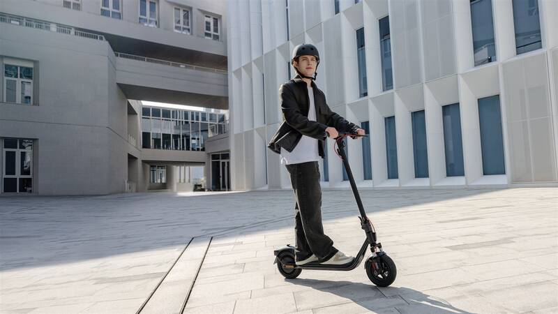Segway eKickScooter F2 Pro EII antracitová - Obrázek 18