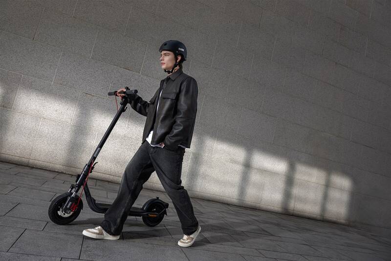 Segway eKickScooter F2 Pro EII antracitová - Obrázek 22