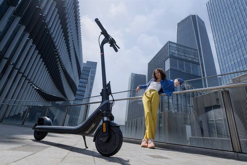 Segway E2 EII antracitová - Obrázek 12
