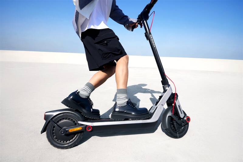 Segway eKickscooter Ninebot E3 Pro E antracitová - Obrázek 26
