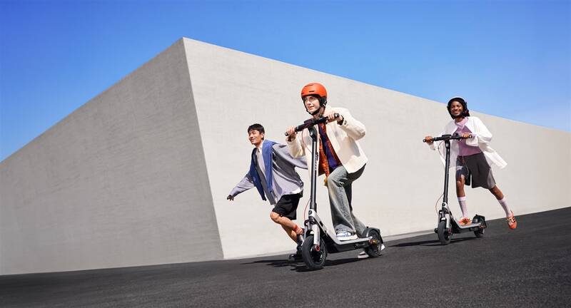 Segway eKickscooter Ninebot E3 Pro E antracitová - Obrázek 28