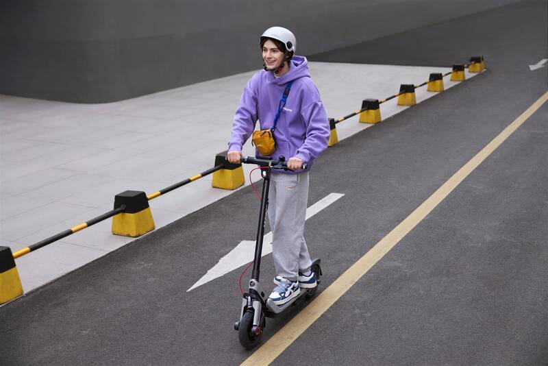 Segway eKickscooter Ninebot E3 Pro E antracitová - Obrázek 30