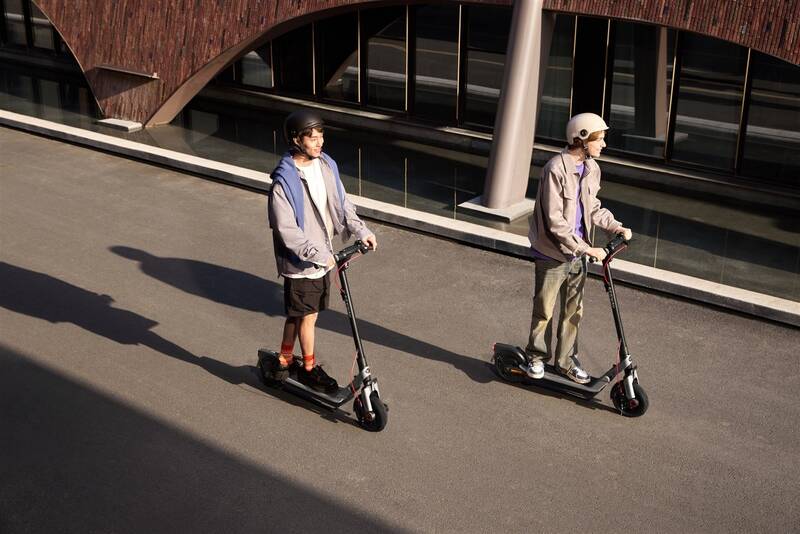 Segway eKickscooter Ninebot E3 Pro E antracitová - Obrázek 32