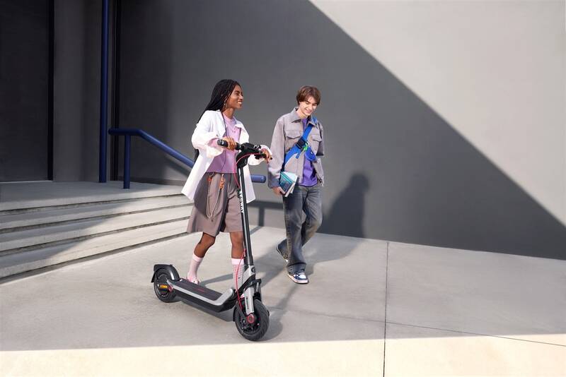 Segway eKickscooter Ninebot E3 Pro E antracitová - Obrázek 34